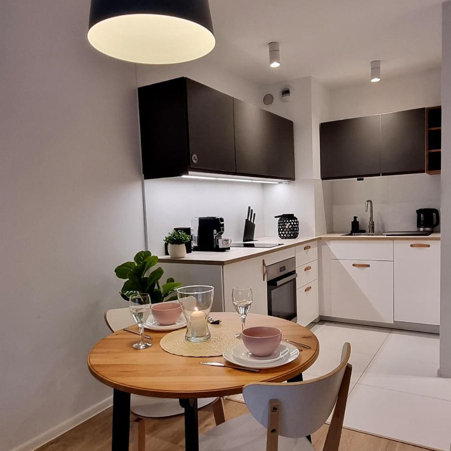 Apple Apartments - Wroblewskiego Prywatne Miejsce Parkingowe Λοτζ Εξωτερικό φωτογραφία